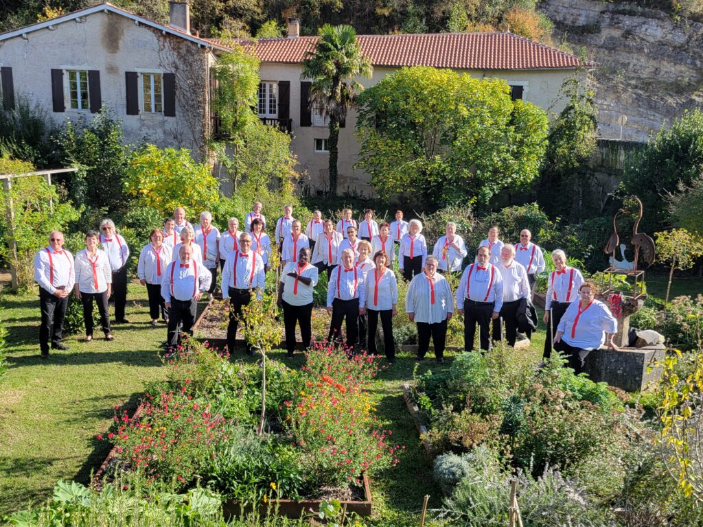 Ensemble des membres de la Chorale de Douelle